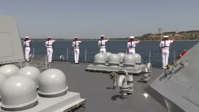 PNS BABUR Canakkale Sehitler Anitini selamladi MANSET